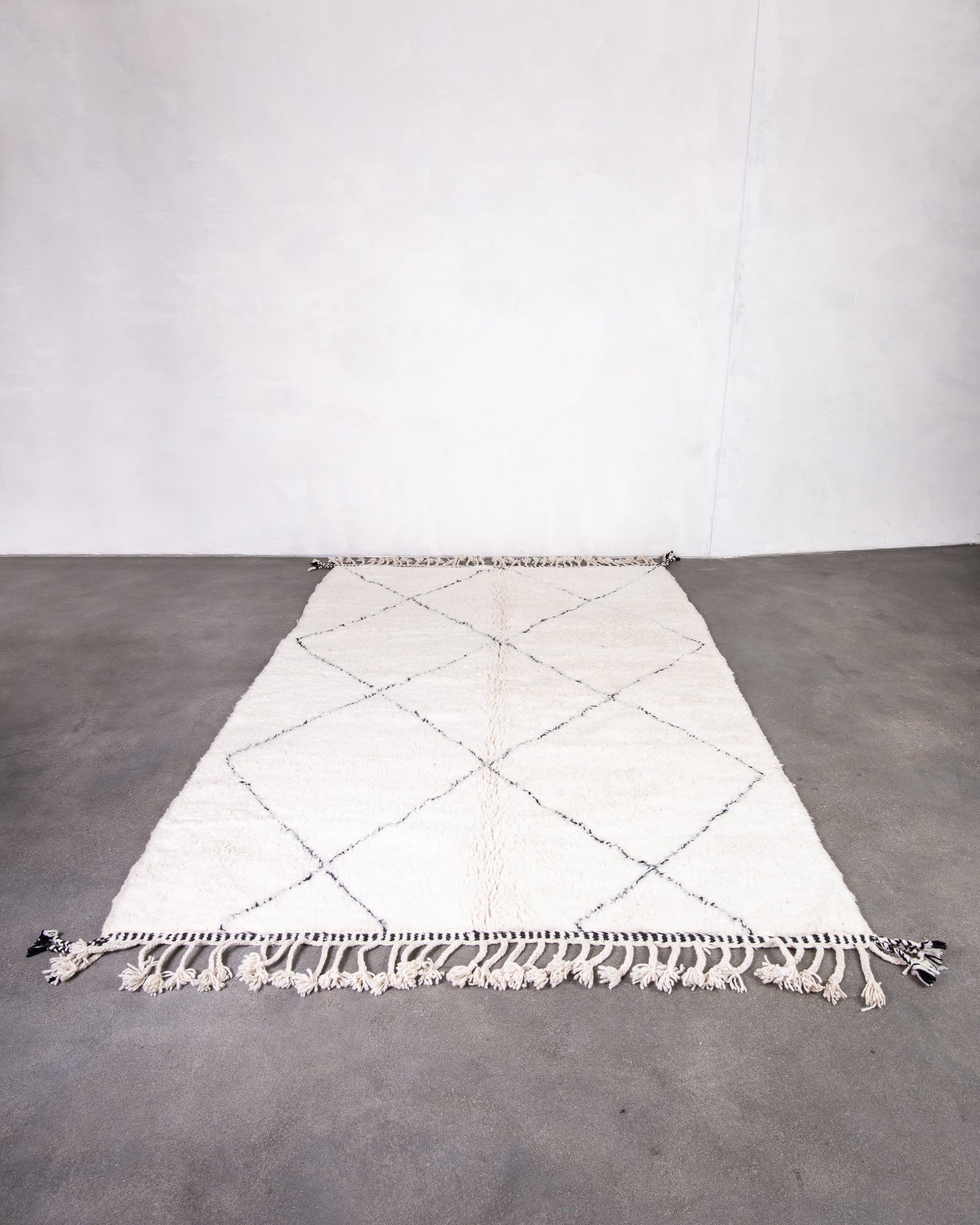 Modern designer handcrafted Berber rug from morocco Beniourain with beautiful colors and patterns